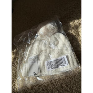 NEW! Barefoot Dreams Cozy Chic Cream Winter Hat with Pom Pom OS